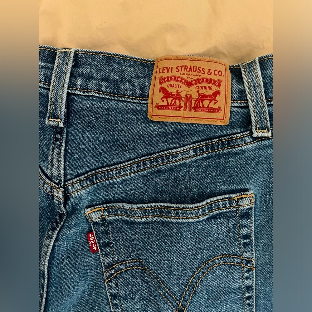 Levi Ribcage Jeans Size 27